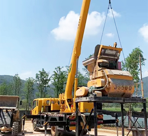 ���̰���